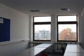 Büroetage in nachgefragter Lage. Großes Gewerbehaus - Bürobeispiel